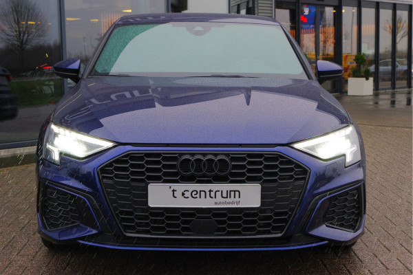 Audi A3 Sportback 45 TFSI e 245 PK S-Line Edition Competition PHEV, Head-Up, Camera, Winterpakket
