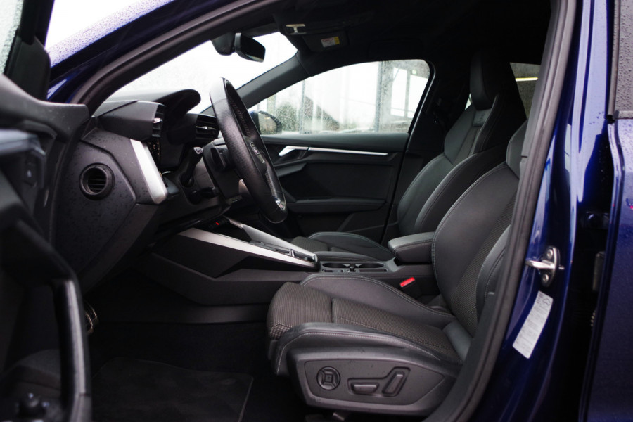 Audi A3 Sportback 45 TFSI e 245 PK S-Line Edition Competition PHEV, Head-Up, Camera, Winterpakket
