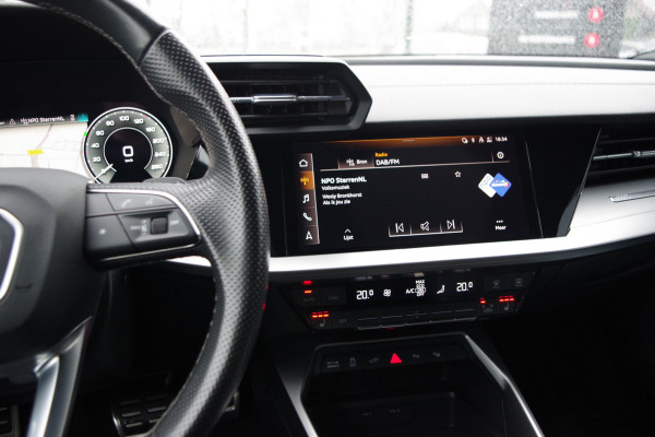 Audi A3 Sportback 45 TFSI e 245 PK S-Line Edition Competition PHEV, Head-Up, Camera, Winterpakket