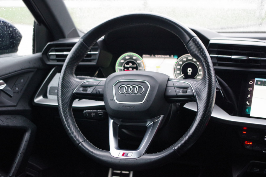 Audi A3 Sportback 45 TFSI e 245 PK S-Line Edition Competition PHEV, Head-Up, Camera, Winterpakket