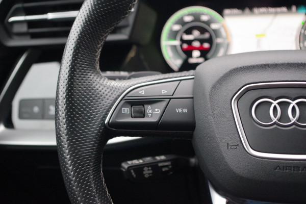 Audi A3 Sportback 45 TFSI e 245 PK S-Line Edition Competition PHEV, Head-Up, Camera, Winterpakket