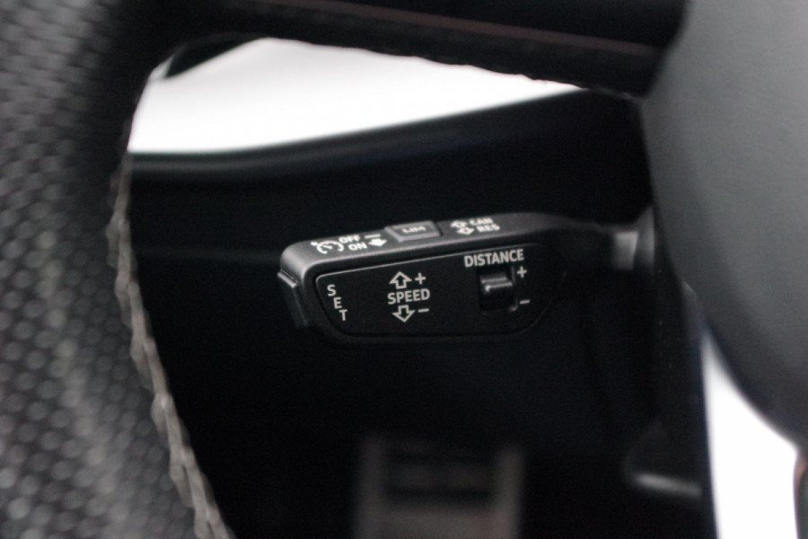 Audi A3 Sportback 45 TFSI e 245 PK S-Line Edition Competition PHEV, Head-Up, Camera, Winterpakket