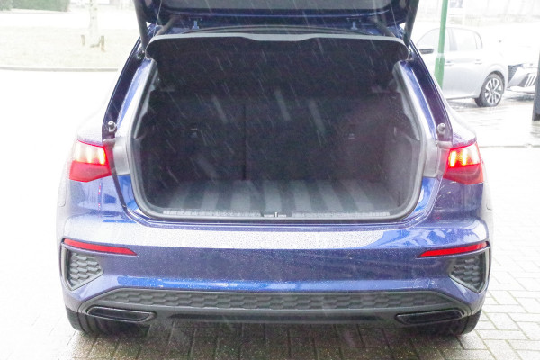 Audi A3 Sportback 45 TFSI e 245 PK S-Line Edition Competition PHEV, Head-Up, Camera, Winterpakket