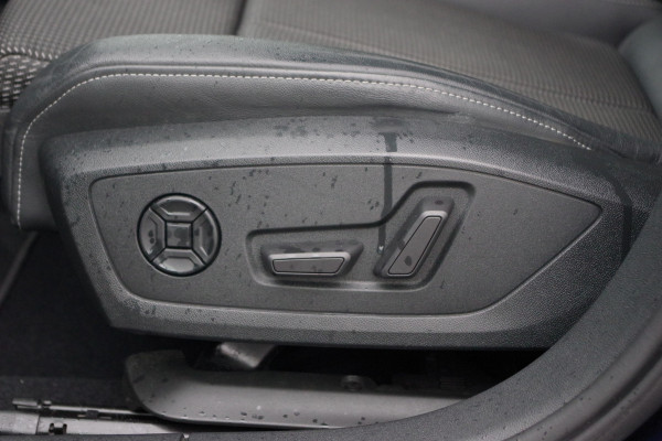 Audi A3 Sportback 45 TFSI e 245 PK S-Line Edition Competition PHEV, Head-Up, Camera, Winterpakket