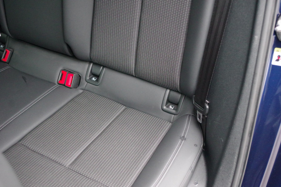 Audi A3 Sportback 45 TFSI e 245 PK S-Line Edition Competition PHEV, Head-Up, Camera, Winterpakket