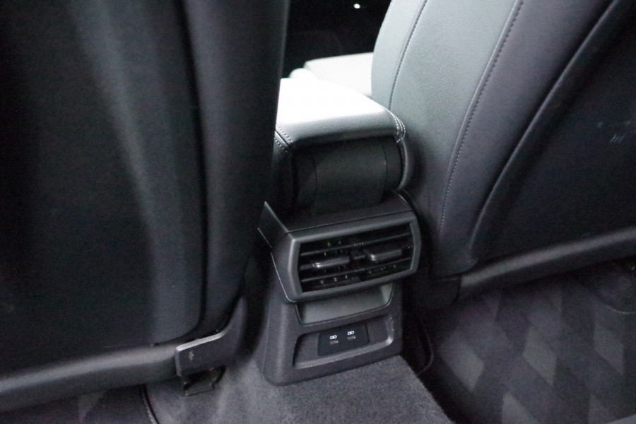 Audi A3 Sportback 45 TFSI e 245 PK S-Line Edition Competition PHEV, Head-Up, Camera, Winterpakket