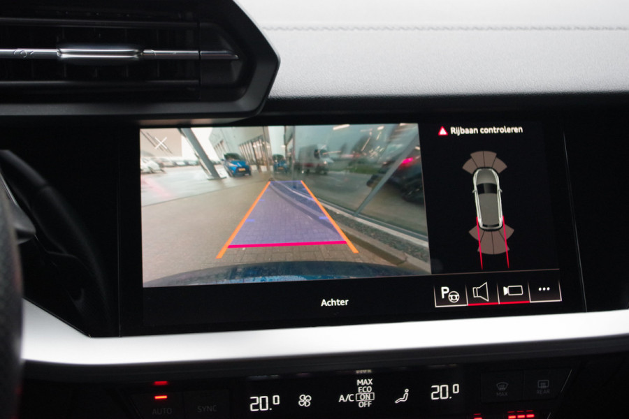 Audi A3 Sportback 45 TFSI e 245 PK S-Line Edition Competition PHEV, Head-Up, Camera, Winterpakket