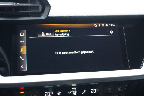 Audi A3 Sportback 45 TFSI e 245 PK S-Line Edition Competition PHEV, Head-Up, Camera, Winterpakket