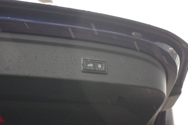 Audi A3 Sportback 45 TFSI e 245 PK S-Line Edition Competition PHEV, Head-Up, Camera, Winterpakket