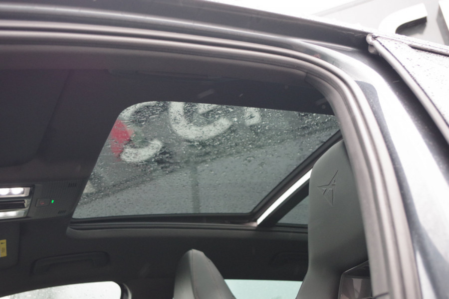 CUPRA Leon Sportstourer 1.4 e-Hybrid VZ 245 PK Performance, Panoramadak, Memory, WInterpakket, Kuipstoelen