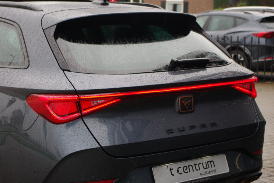 CUPRA Leon Sportstourer 1.4 e-Hybrid VZ 245 PK Performance, Panoramadak, Memory, WInterpakket, Kuipstoelen