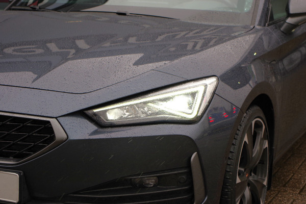 CUPRA Leon Sportstourer 1.4 e-Hybrid VZ 245 PK Performance, Panoramadak, Memory, WInterpakket, Kuipstoelen