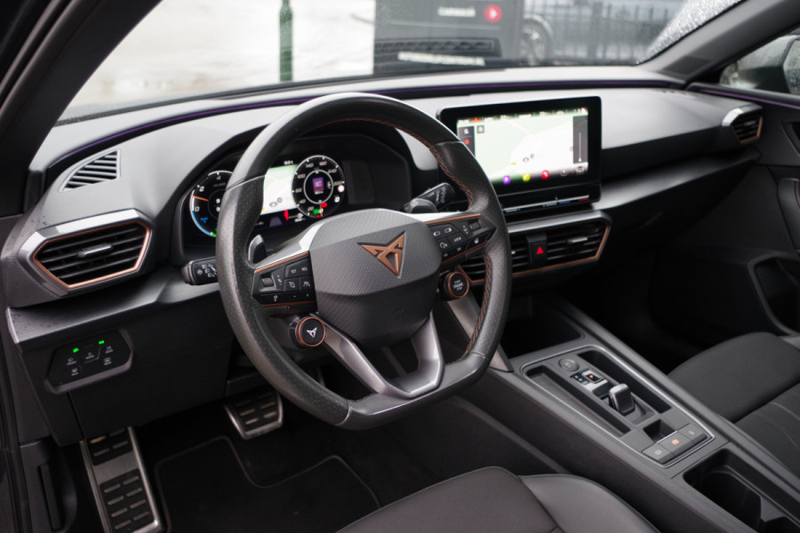 CUPRA Leon Sportstourer 1.4 e-Hybrid VZ 245 PK Performance, Panoramadak, Memory, WInterpakket, Kuipstoelen