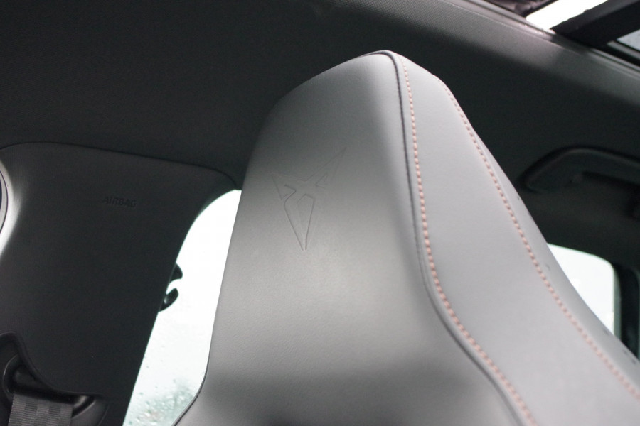 CUPRA Leon Sportstourer 1.4 e-Hybrid VZ 245 PK Performance, Panoramadak, Memory, WInterpakket, Kuipstoelen