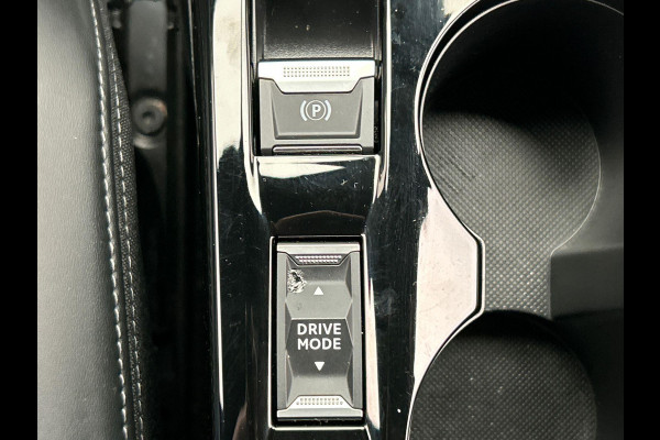 Peugeot 2008 1.2 PureTech GT Pack | Origineel Nederlands |Adaptieve Cruisecotrol Laneassist Trekhaak Camera Carplay