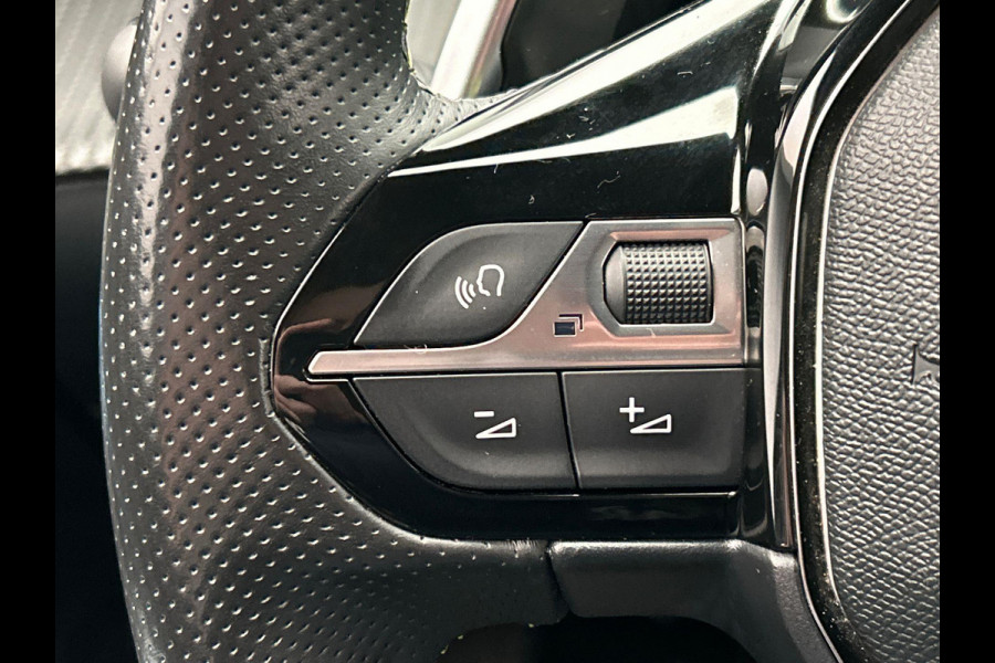 Peugeot 2008 1.2 PureTech GT Pack | Origineel Nederlands |Adaptieve Cruisecotrol Laneassist Trekhaak Camera Carplay