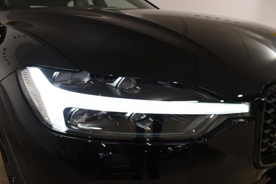 Volvo XC60 T6 350PK Automaat Plug-in Hybrid AWD Plus Black Edition/ Bowers & Wilkins / Navigatie / 360 Camera / Head-up Display / Panoramadak /  Stoelverwarming v+a / Stuurverwarming / 21'' Velgen