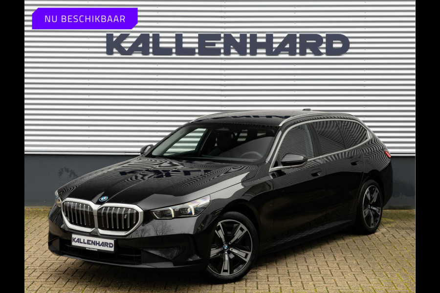 BMW i5 Touring eDrive40 - Sportstoelen - Getint Glas - Harman Kardon - Iconic Glow Exterieur