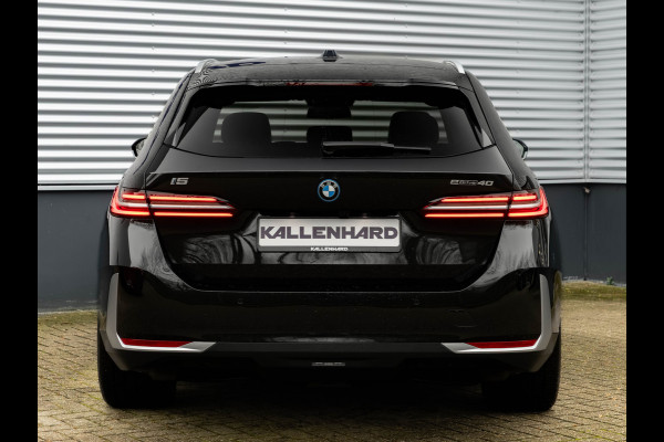 BMW i5 Touring eDrive40 - Sportstoelen - Getint Glas - Harman Kardon - Iconic Glow Exterieur