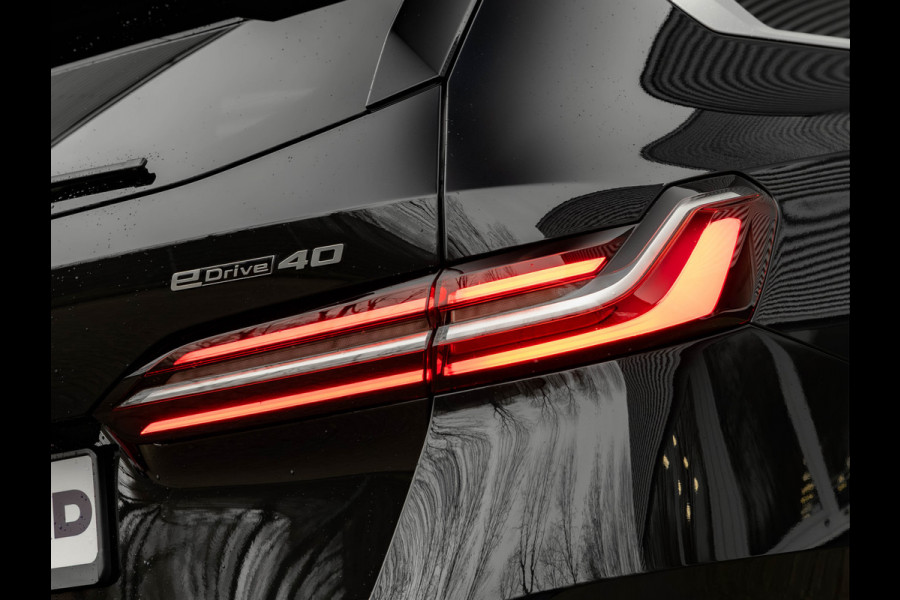 BMW i5 Touring eDrive40 - Sportstoelen - Getint Glas - Harman Kardon - Iconic Glow Exterieur