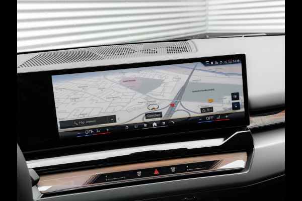 BMW i5 Touring eDrive40 - Sportstoelen - Getint Glas - Harman Kardon - Iconic Glow Exterieur