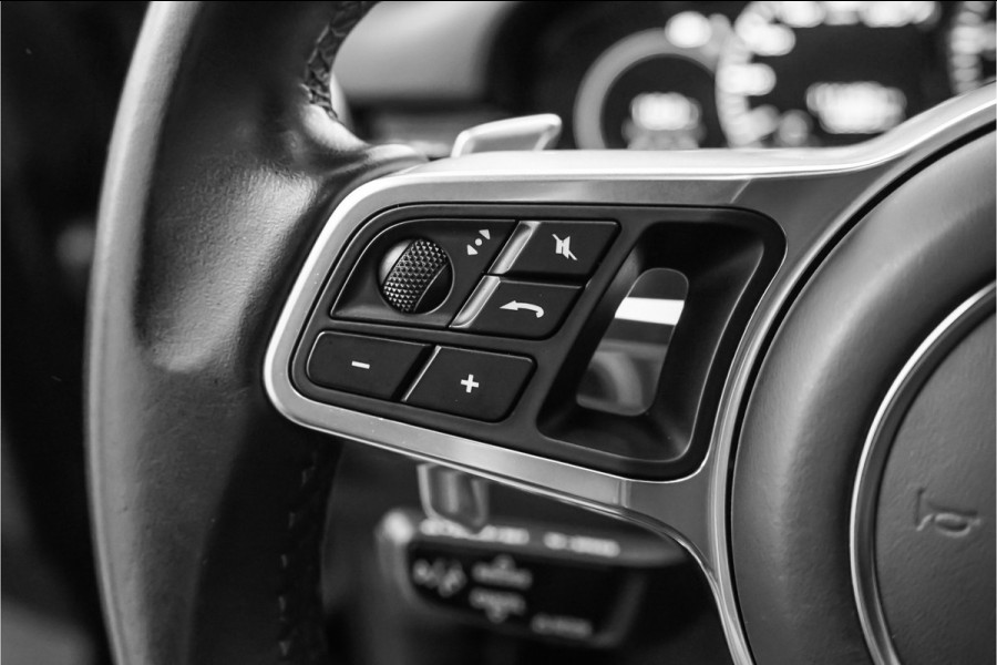 Porsche Cayenne 3.0 E-Hybrid Pano Camera 360° Sport Chrono Bose 21"