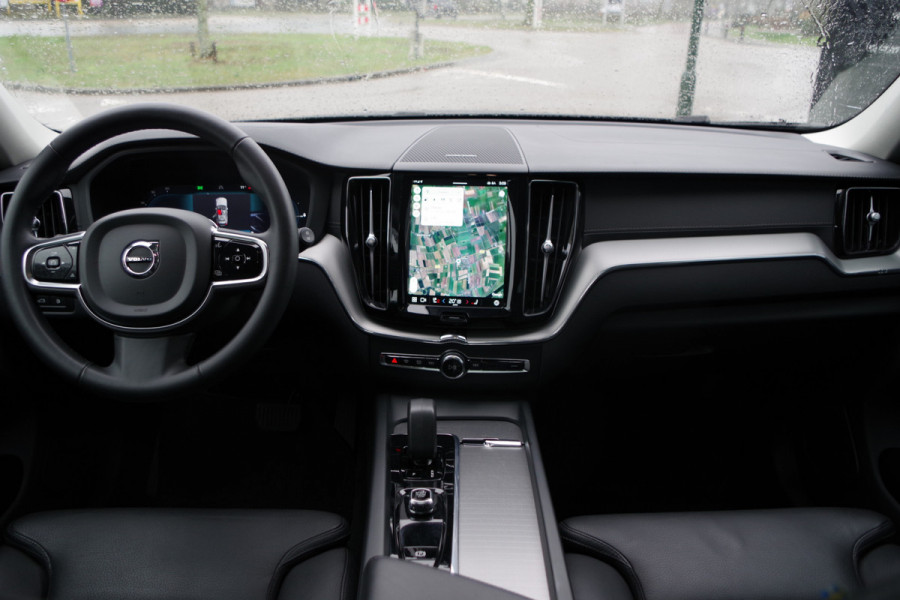 Volvo XC60 2.0 T6 350 PK AWD Ultimate Dark Long Range PHEV, Panoramadak, Head-Up, Harman/Kardon
