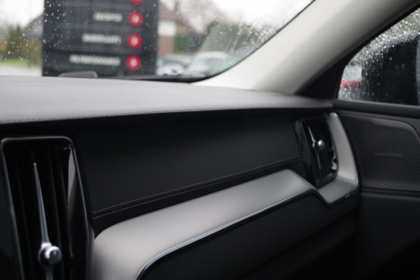 Volvo XC60 2.0 T6 350 PK AWD Ultimate Dark Long Range PHEV, Panoramadak, Head-Up, Harman/Kardon