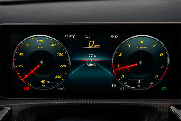 Mercedes-Benz A-Klasse 180 Business Solution AMG Stoelverw Trekhaak Camera CarPlay