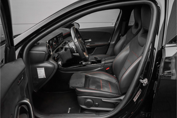 Mercedes-Benz A-Klasse 180 Business Solution AMG Stoelverw Trekhaak Camera CarPlay