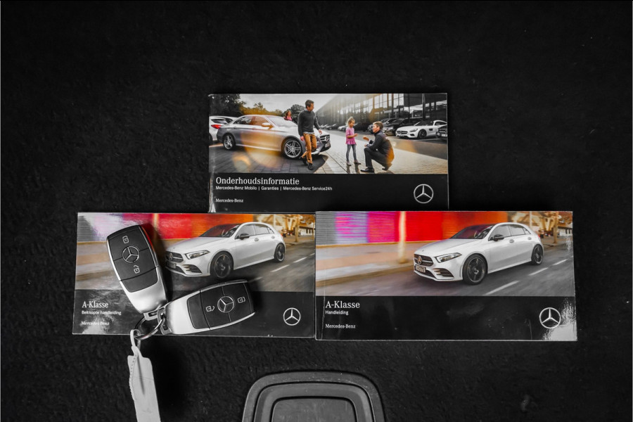 Mercedes-Benz A-Klasse 180 Business Solution AMG Stoelverw Trekhaak Camera CarPlay