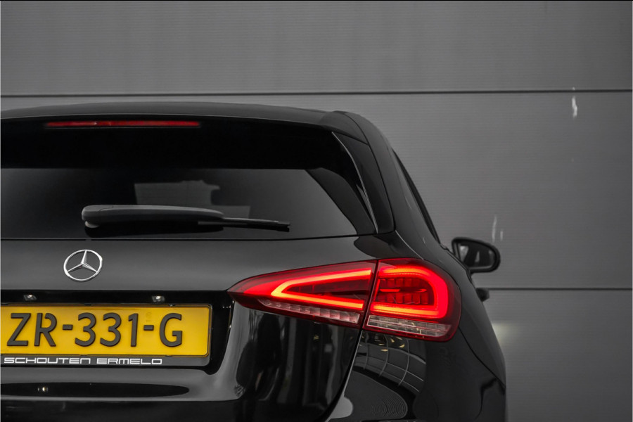 Mercedes-Benz A-Klasse 180 Business Solution AMG Stoelverw Trekhaak Camera CarPlay