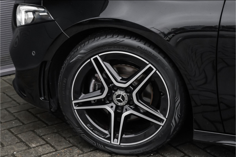 Mercedes-Benz A-Klasse 180 Business Solution AMG Stoelverw Trekhaak Camera CarPlay