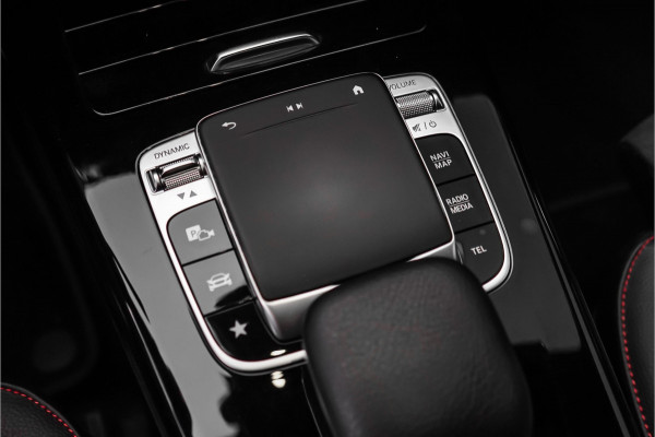 Mercedes-Benz A-Klasse 180 Business Solution AMG Stoelverw Trekhaak Camera CarPlay