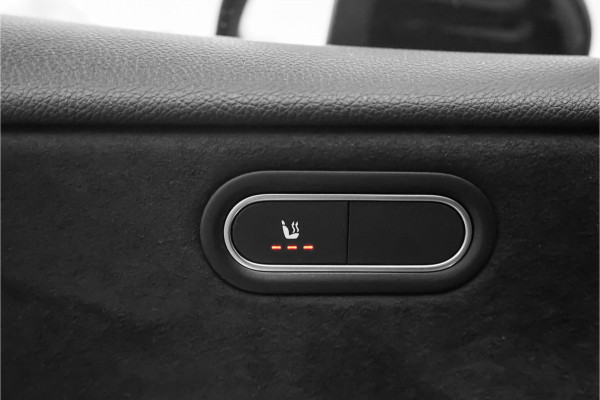 Mercedes-Benz A-Klasse 180 Business Solution AMG Stoelverw Trekhaak Camera CarPlay