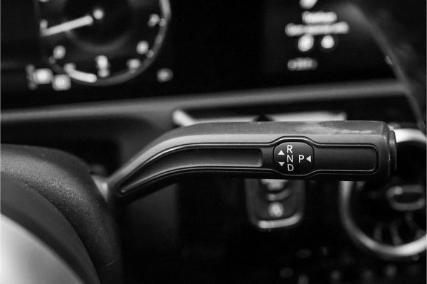 Mercedes-Benz A-Klasse 180 Business Solution AMG Stoelverw Trekhaak Camera CarPlay