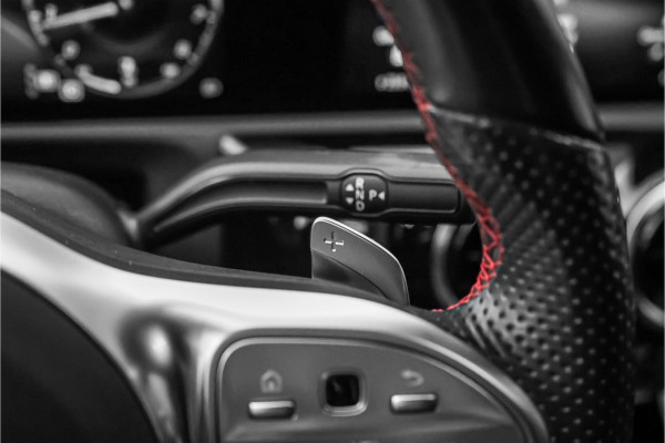 Mercedes-Benz A-Klasse 180 Business Solution AMG Stoelverw Trekhaak Camera CarPlay