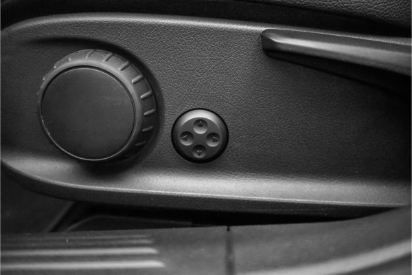 Mercedes-Benz A-Klasse 180 Business Solution AMG Stoelverw Trekhaak Camera CarPlay