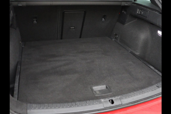 Seat Leon 1.5 TSI FR Launch Edition | Trekhaak | Adaptive cruise | Carplay | Navigatie | Sfeerverlichting | Parkeerhulp | Full LED | Climate control | Bluetooth