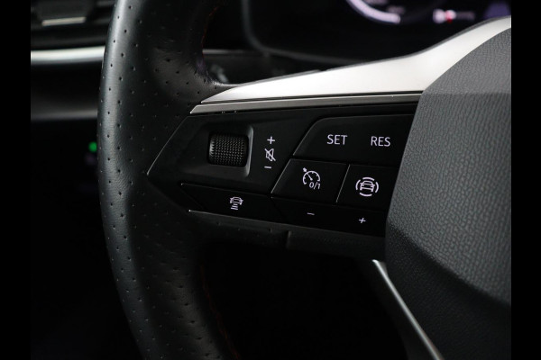 Seat Leon 1.5 TSI FR Launch Edition | Trekhaak | Adaptive cruise | Carplay | Navigatie | Sfeerverlichting | Parkeerhulp | Full LED | Climate control | Bluetooth