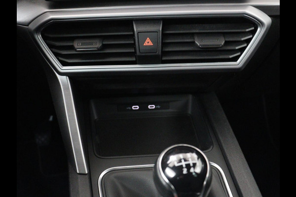 Seat Leon 1.5 TSI FR Launch Edition | Trekhaak | Adaptive cruise | Carplay | Navigatie | Sfeerverlichting | Parkeerhulp | Full LED | Climate control | Bluetooth