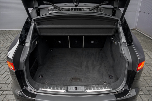 Jaguar F-Pace 2.0t AWD Premium Edition Pano Meridian