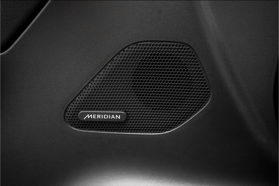 Jaguar F-Pace 2.0t AWD Premium Edition Pano Meridian