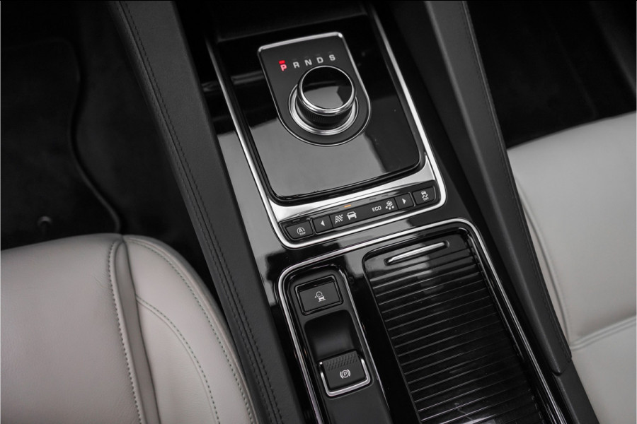 Jaguar F-Pace 2.0t AWD Premium Edition Pano Meridian