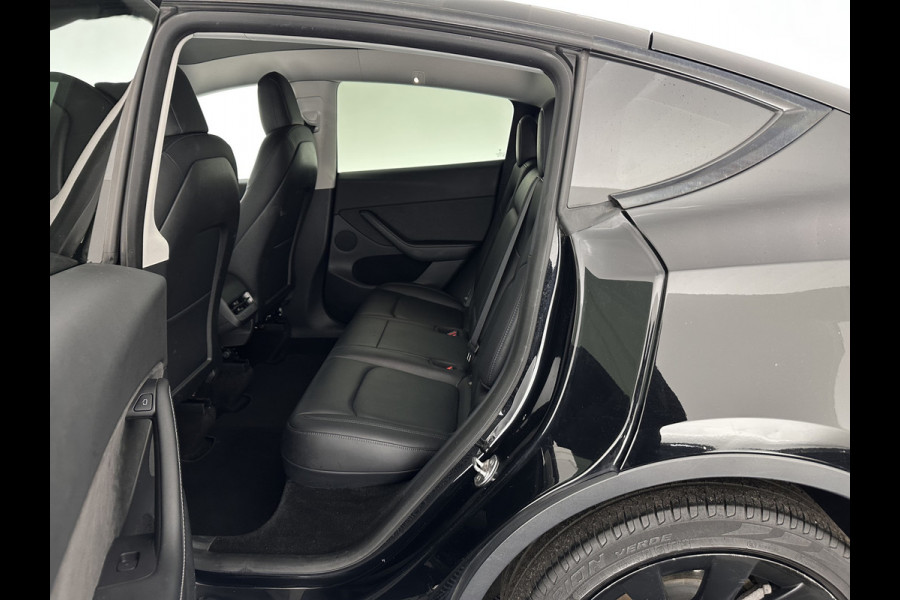 Tesla Model Y Long Range AWD 75 kWh [ 3-Fase ] {SOH-81%} (INCL-BTW) Aut. *PANO | AUTO-PILOT | LEATHER | NAVI-FULLMAP | MATRIX-LED | KEYLESS | CAMERA | DAB+ | HEATED-COMFORTSEATS | PRIVACY-GLASS | TOPVIEW | 20''ALU | TOWBAR*