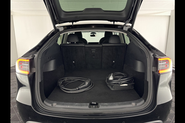 Tesla Model Y Long Range AWD 75 kWh [ 3-Fase ] {SOH-81%} (INCL-BTW) Aut. *PANO | AUTO-PILOT | LEATHER | NAVI-FULLMAP | MATRIX-LED | KEYLESS | CAMERA | DAB+ | HEATED-COMFORTSEATS | PRIVACY-GLASS | TOPVIEW | 20''ALU | TOWBAR*