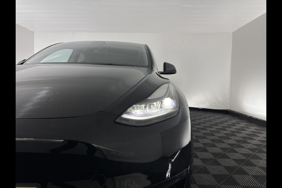 Tesla Model Y Long Range AWD 75 kWh [ 3-Fase ] {SOH-81%} (INCL-BTW) Aut. *PANO | AUTO-PILOT | LEATHER | NAVI-FULLMAP | MATRIX-LED | KEYLESS | CAMERA | DAB+ | HEATED-COMFORTSEATS | PRIVACY-GLASS | TOPVIEW | 20''ALU | TOWBAR*