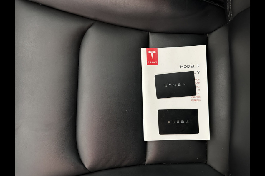 Tesla Model Y Long Range AWD 75 kWh [ 3-Fase ] {SOH-81%} (INCL-BTW) Aut. *PANO | AUTO-PILOT | LEATHER | NAVI-FULLMAP | MATRIX-LED | KEYLESS | CAMERA | DAB+ | HEATED-COMFORTSEATS | PRIVACY-GLASS | TOPVIEW | 20''ALU | TOWBAR*