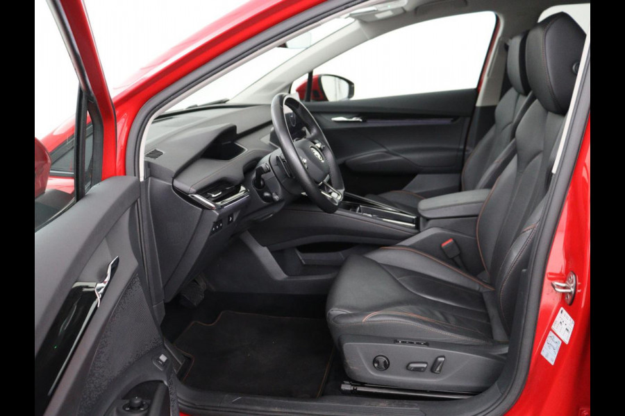 Škoda ENYAQ iV 80 | Leder | Stoelverwarming | Trekhaak | Adaptive cruise | Warmtepomp | Matrix LED | Carplay | 21'' | Achterbankverwarming | Navigatie | Sport Plus Pakket | Sfeerverlichting