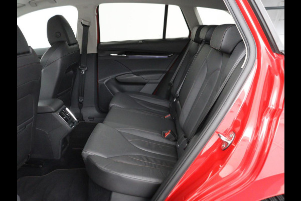 Škoda ENYAQ iV 80 | Leder | Stoelverwarming | Trekhaak | Adaptive cruise | Warmtepomp | Matrix LED | Carplay | 21'' | Achterbankverwarming | Navigatie | Sport Plus Pakket | Sfeerverlichting